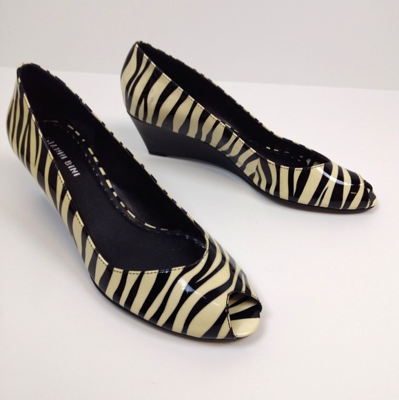 Gianni Bini Penni Zebra Peep Toe Wedge - Picture 2 of 8